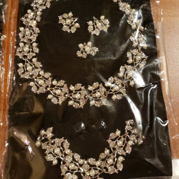 Necklace Sets - Picture 2 of 5